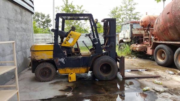 ขายแพคคู่ 2 คัน รถฟอร์คลิฟต์ TCM FD40 ยกได้ 4 ตัน เช็คแค่ระบบไฮดรอริคใช้งานได้เลย ราคาต่อรองได้ครับ