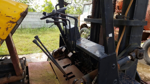 ขายแพคคู่ 2 คัน รถฟอร์คลิฟต์ TCM FD40 ยกได้ 4 ตัน เช็คแค่ระบบไฮดรอริคใช้งานได้เลย ราคาต่อรองได้ครับ