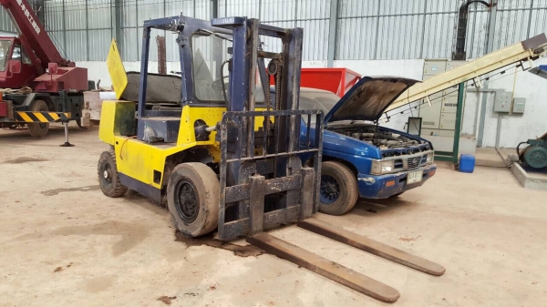 ขายแพคคู่ 2 คัน รถฟอร์คลิฟต์ TCM FD40 ยกได้ 4 ตัน เช็คแค่ระบบไฮดรอริคใช้งานได้เลย ราคาต่อรองได้ครับ