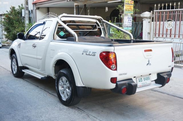 2012 MITSUBISHI, TRITON 2.4 PLUS MEGA CAB 2012 MITSUBISHI, TRITON 2.4 PLUS MEGA CAB