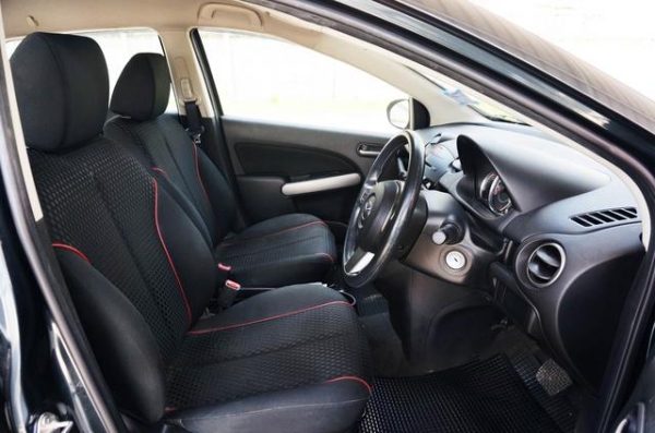 2015 MAZDA 2 1.5 Sports 2015 MAZDA 2 1.5 Sports