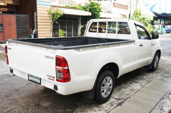 2012 TOYOTA HILUX VIGO 2.5 J Standard