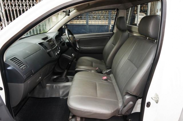 2012 TOYOTA HILUX VIGO 2.5 J Standard