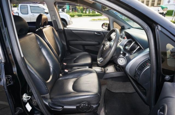 2005 HONDA JAZZ 1.5 สวยพร้อมขับ 2005 HONDA JAZZ 1.5 สวยพร้อมขับ