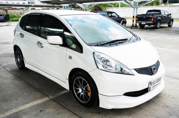 2010 HONDA JAZZ 1.5 i-VTEC S 2010 HONDA JAZZ 1.5 i-VTEC S