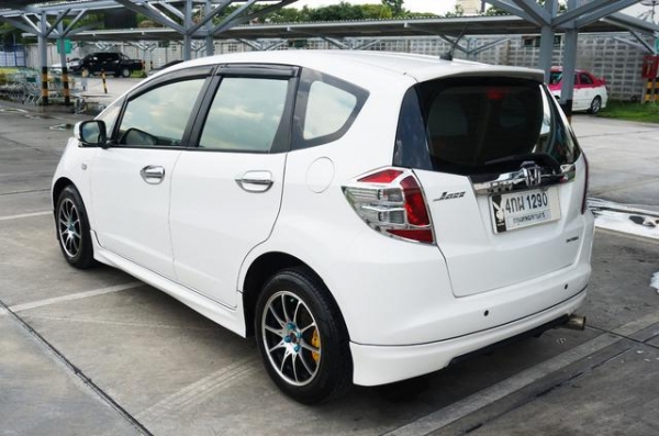 2010 HONDA JAZZ 1.5 i-VTEC S 2010 HONDA JAZZ 1.5 i-VTEC S