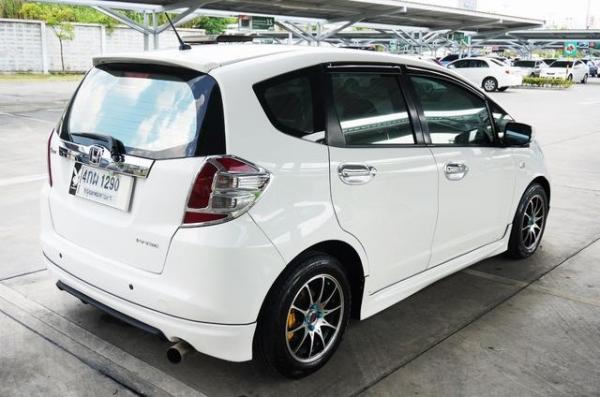 2010 HONDA JAZZ 1.5 i-VTEC S 2010 HONDA JAZZ 1.5 i-VTEC S