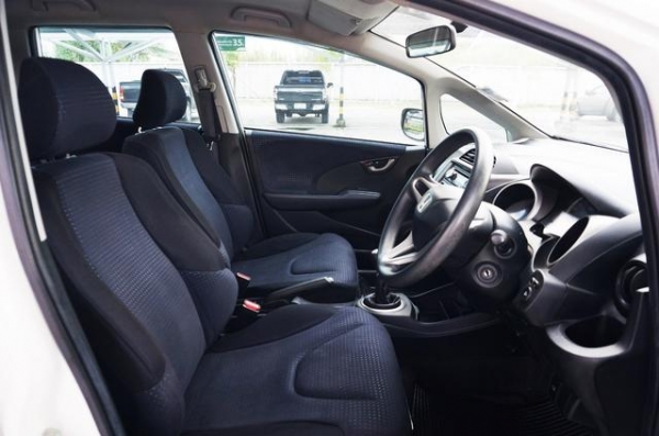 2010 HONDA JAZZ 1.5 i-VTEC S 2010 HONDA JAZZ 1.5 i-VTEC S