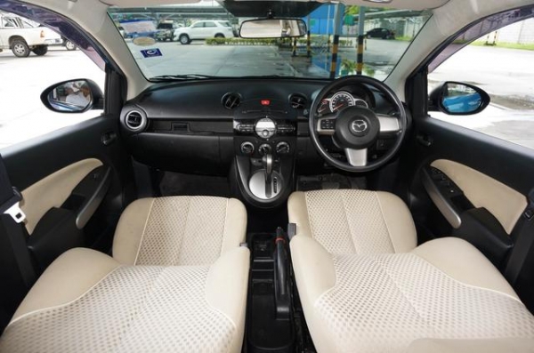 2015 MAZDA 2 1.5