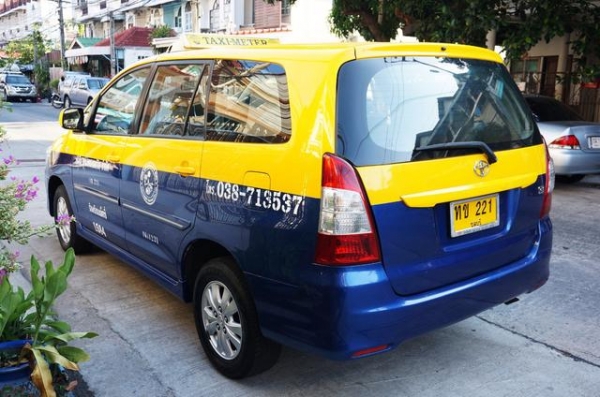 แท็กซี่ INNOVA 2012 G