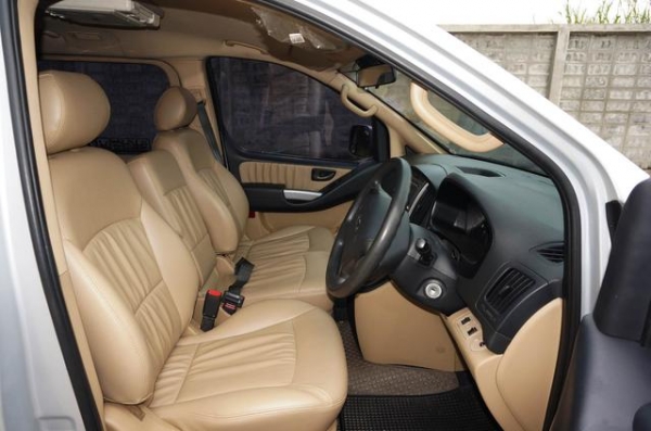 2009 HYUNDAI H-1 2.5