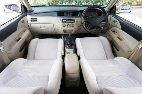 2012 MITSUBISHI LANCER 1.6 GLXi CNG 2012 MITSUBISHI LANCER 1.6 GLXi CNG