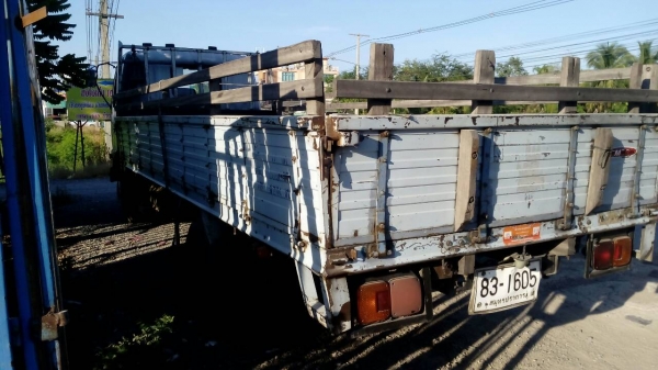 ขายรถ6ล้อFC4Jเครือง145แรงรถสวยหังบางเดิมปี42ยาว5.5เมตร