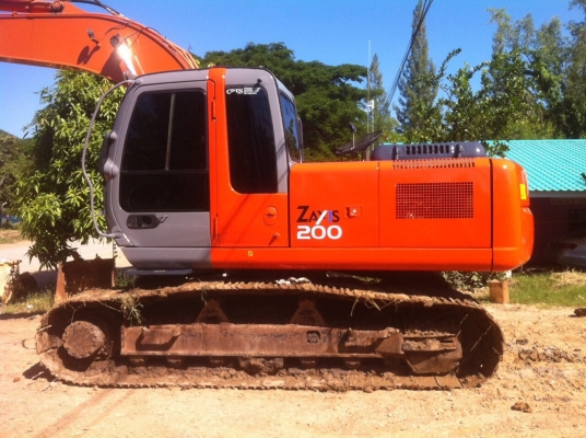 แบคโฮ Hitachi  ZX200-1 ไมล์ 13,000 / เล่มทะเบียน