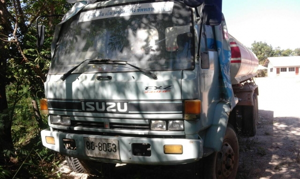 ขายรถบรรทุกน้ำ 2 เพลา ISUZU rocky 210 ตัวแท้เบรคทิพฟี่