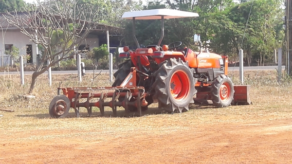 ขายรถไถ kuboya L3408 อุปกรณ์ดันหน้าผาน5ฮุย(hui)