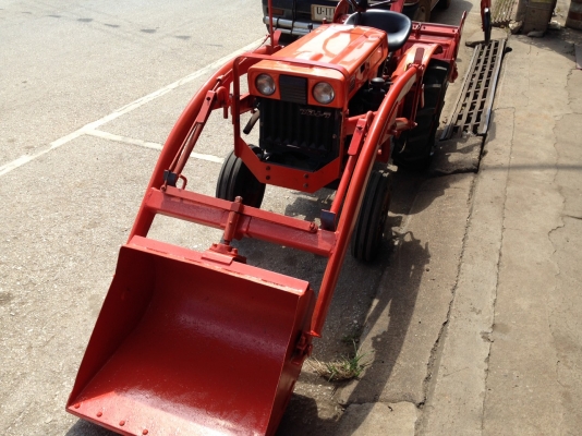 ขายรถไถคูโบต้า B6000E  พร้อมโรตารี่และชุดตักหน้า เก่านอก