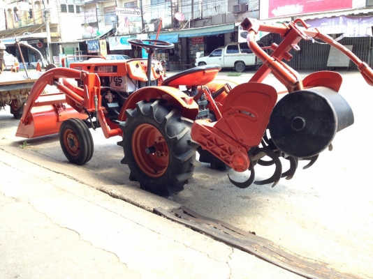 ขายรถไถคูโบต้า B6000E พร้อมโรตารี่และชุดตักหน้า เก่านอก ขายรถไถคูโบต้า B6000E พร้อมโรตารี่และชุดตักหน้า เก่านอก