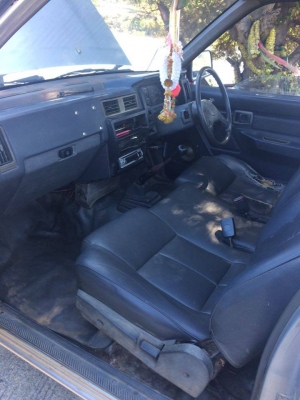 ขานนิสสัน บิ๊กเอ็ม ฝาแดง ปี 38 พร้อมคอก ขานนิสสัน บิ๊กเอ็ม ฝาแดง ปี 38 พร้อมคอก