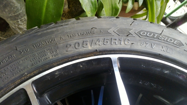 ขายแม็ก16 พร้อมยางATREZZO SAILUN 205/45/16 ปี 15