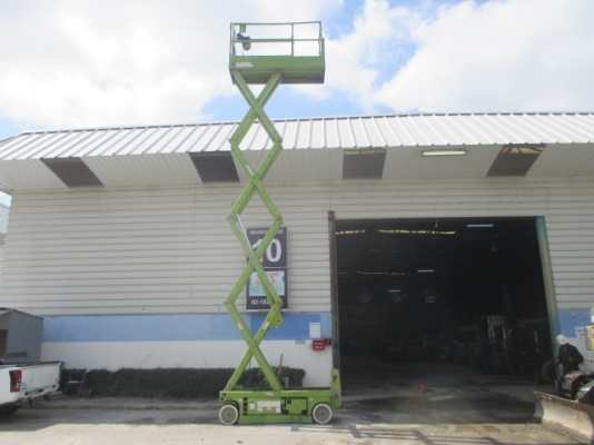 ขาย GENIE GS-2632 รถกระเช้ากรรไกร เก่านอก สนใจติดต่อ 098-246-3778 , 089-062-8275 น๊อคครับ