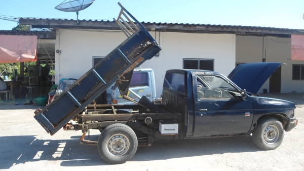 ขายถูกครับนิสสันบิ๊กเอ็ม  เครื่องแดง ตามสภาพเครื่องดีครับดั้ม ปรกติ ทะเบียนเต็ม เอกสารชุดโอนมีครบครับทะเบียนสิ้น  พค 2559คัชซีมีผุครับตรงโค้งใต้เก๋ง