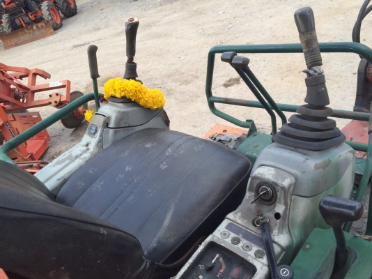 HITACHI EX 30  รถขุดเก่าไทย ขายตามสภาพ