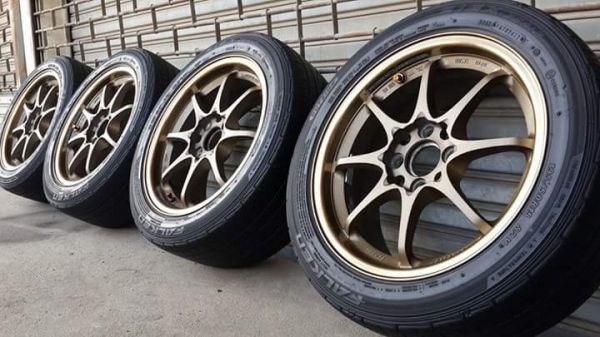 CE28 ขอบ 15 4รู100 พร้อมยาง Falken 195/50/15