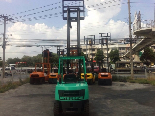 ฟอล์คลิฟท์ มิตซู 3  ตัน เสา 4 ม ดีเซล พร้อมใช้ครับ