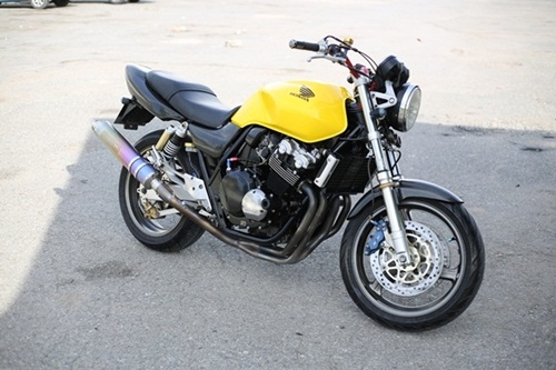 .ขาย cb400 tec 1 ปี2000 เครื่องดีวิ่งเต็มไมล์180 เทคเปิดทุกเกียร์ ของแต่งเยอะ