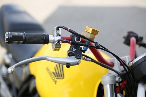 .ขาย cb400 tec 1 ปี2000 เครื่องดีวิ่งเต็มไมล์180 เทคเปิดทุกเกียร์ ของแต่งเยอะ