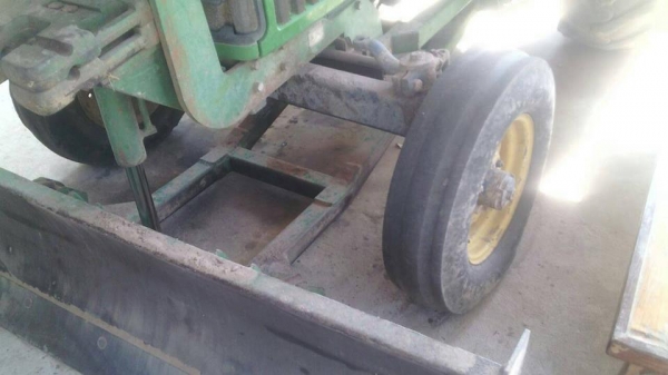 ขายรถไถ JOHN DEERE 5310 อุปกรณ์ ดันหน้าผานหลัง สภาพสวยพร้อมใช้งาน สนใจโทร 090-8588220คุณนะ 093-3258446คุณบิว หรือเข้าดูสินค้าอื่นๆได้ที่ www.truck.in.th/498 หรือเพจFacebook ณรงค์ ซื้อขายรถมือสอง (เว็บไซต์ส่วนตัว) หรือFacebook ตลาดรถมือสอง คุณนะ