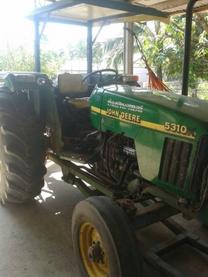 ขายรถไถ JOHN DEERE 5310 อุปกรณ์ ดันหน้าผานหลัง สภาพสวยพร้อมใช้งาน สนใจโทร 090-8588220คุณนะ 093-3258446คุณบิว หรือเข้าดูสินค้าอื่นๆได้ที่ www.truck.in.th/498 หรือเพจFacebook ณรงค์ ซื้อขายรถมือสอง (เว็บไซต์ส่วนตัว) หรือFacebook ตลาดรถมือสอง คุณนะ