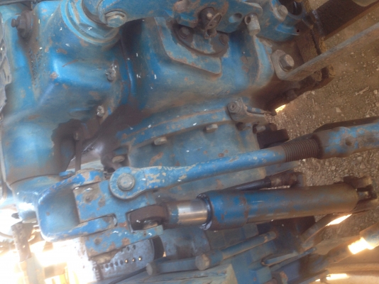 ขายครับ รถไถ FORD 6410 4x4 รถบ้านมือเดียว เครื่องดีเกียร์ดี ยาง90\% สวยๆพร้อมใช้งานเลยครับ มีทะเบียนพร้อมโอนเลยครับ ยังไม่มีคนมาดูรถเลยนะครับ