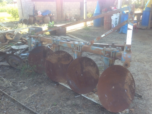 ขายครับ รถไถ FORD 6410 4x4 รถบ้านมือเดียว เครื่องดีเกียร์ดี ยาง90\% สวยๆพร้อมใช้งานเลยครับ มีทะเบียนพร้อมโอนเลยครับ ยังไม่มีคนมาดูรถเลยนะครับ