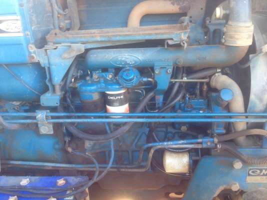 ขายครับ รถไถ FORD 6410 4x4 รถบ้านมือเดียว เครื่องดีเกียร์ดี ยาง90\% สวยๆพร้อมใช้งานเลยครับ มีทะเบียนพร้อมโอนเลยครับ ยังไม่มีคนมาดูรถเลยนะครับ