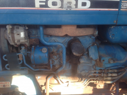 ขายครับ รถไถ FORD 6410 4x4 รถบ้านมือเดียว เครื่องดีเกียร์ดี ยาง90\% สวยๆพร้อมใช้งานเลยครับ มีทะเบียนพร้อมโอนเลยครับ ยังไม่มีคนมาดูรถเลยนะครับ