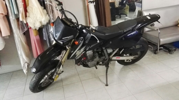 ขาย drz400sm ปี ทะเบียนแท้