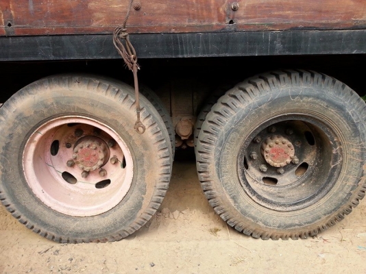 ขาย10ล้อ 2เพลา เครื่อง165แรง สโลเกียร์กลาง สภาพพร้อมใช้งาน เอกสารพร้อมโอน สนใจโทร 090-8588220คุณนะ 093-3258446คุณบิว หรือเข้าดูสินค้าอื่นๆได้ที่ www.truck.in.th/498 หรือเพจFacebook ณรงค์ ซื้อขายรถมือสอง (เว็บไซต์ส่วนตัว) หรือFacebook ตลาดรถมือสอง คุณนะ