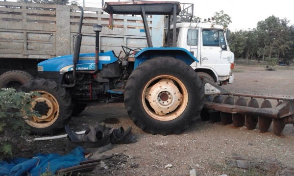 ขายรถไถ นิวฮอนแลน TT75 พร้อมใช้ มีเล่มทะเบียน