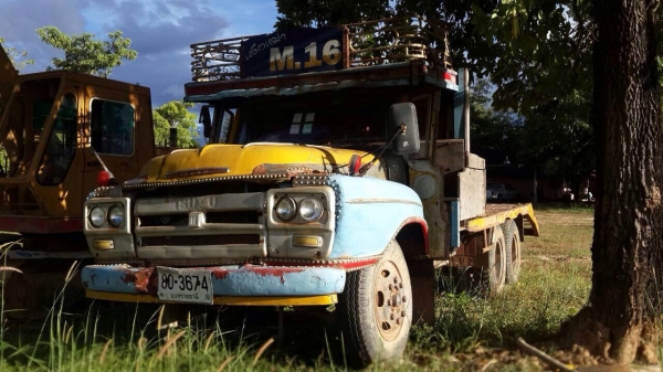 ขาย 10 ล้อหัวยาว ท้ายลาด เพลาเดียว เครื่อง 6BB1 พวงมาลัยพาวเวอร์ เล่มพร้อมภาษีขาด ปี52