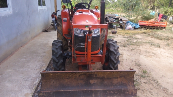 ขายรถไถคูโบต้า L3608 มีใบมีดดันดินผาลและโรตารี่พร้อมใช้งานครับ