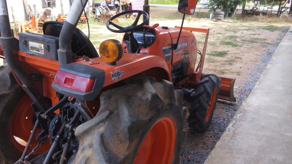 ขายรถไถคูโบต้า L3608 มีใบมีดดันดินผาลและโรตารี่พร้อมใช้งานครับ