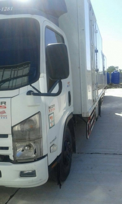 หกล้อ อีซูซุ NQR175ปี57 บรรทุกตู้แห้ง ช่วงยาว5.50ม สภาพดีสวยบางเดิมใช้งานน้อยวิ่ง 30,000กม.นิดๆ เล่นทะเบียนพร้อมโอน