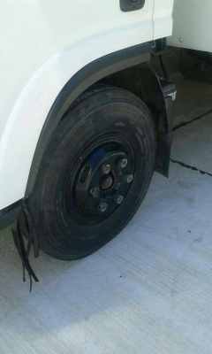 หกล้อ อีซูซุ NQR175ปี57 บรรทุกตู้แห้ง ช่วงยาว5.50ม สภาพดีสวยบางเดิมใช้งานน้อยวิ่ง 30,000กม.นิดๆ เล่นทะเบียนพร้อมโอน