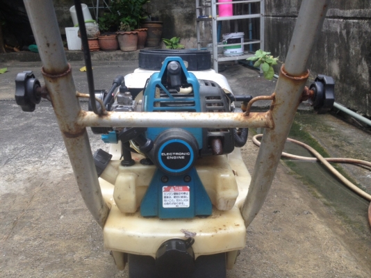 เครื่องพ่นยามารูย่าม่าแบบเข็น 25 ลิตร