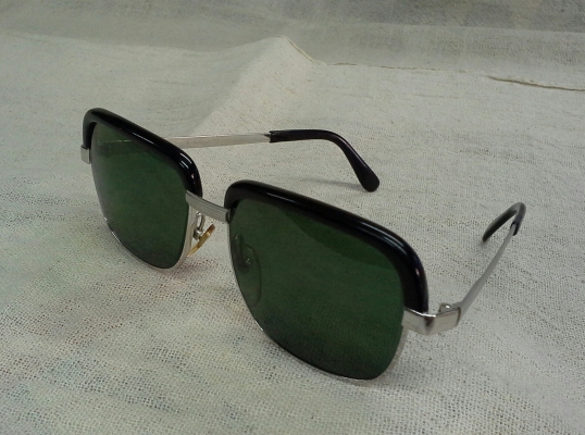 แว่นตาวินเทจกะไหล่ทองขาว MAJESTY/USA บิ๊กไซซ์!