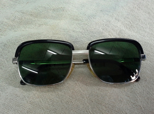 แว่นตาวินเทจกะไหล่ทองขาว MAJESTY/USA บิ๊กไซซ์!