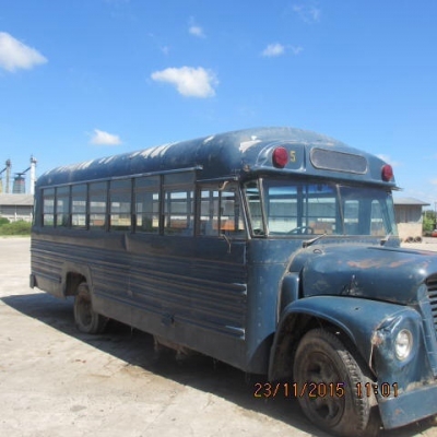 รถโรงเรียนไม่มีเล่มทะเบียน เครื่องเบนซิน 6 สูบ ราคา  220,000 บาท ต่อรองได่ครับ