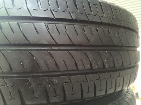 ขายยาง MICHELIN Agilis 205-70-15 ปี12 ไม่มีปะ ชุดละ 4,900 บาท